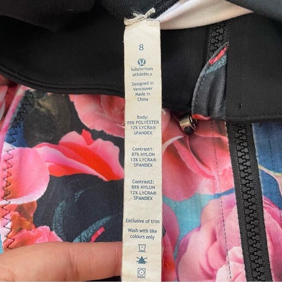 Lululemon Asana Secret Garden Floral Print Jacket Full Zip Stretch size 8 - Picture 7 of 10